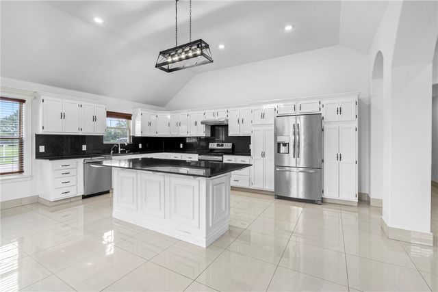 20451 Bruce Rutherford Drive, Siloam Springs, AR 72761