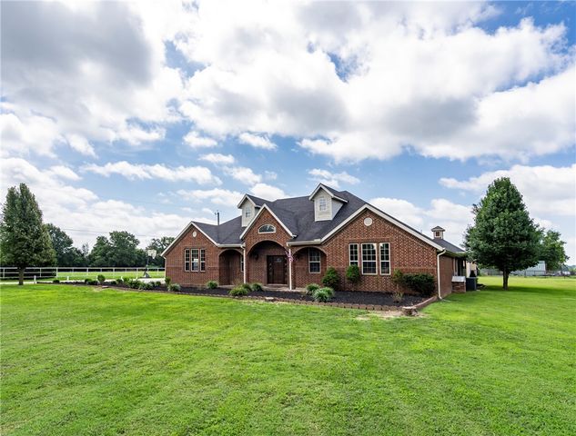 20451 Bruce Rutherford Drive, Siloam Springs, AR 72761