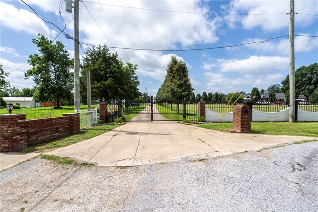 20451 Bruce Rutherford Drive, Siloam Springs, AR 72761