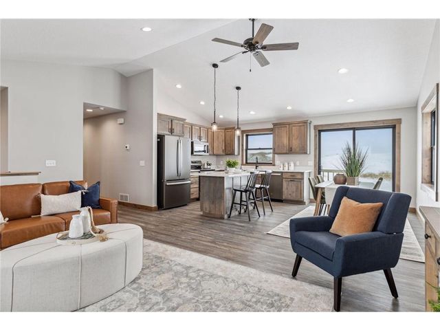 485 Coyote Way, New Richmond, WI 54017