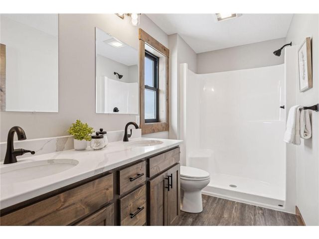 485 Coyote Way, New Richmond, WI 54017