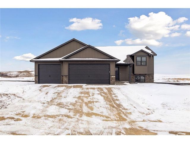 485 Coyote Way, New Richmond, WI 54017