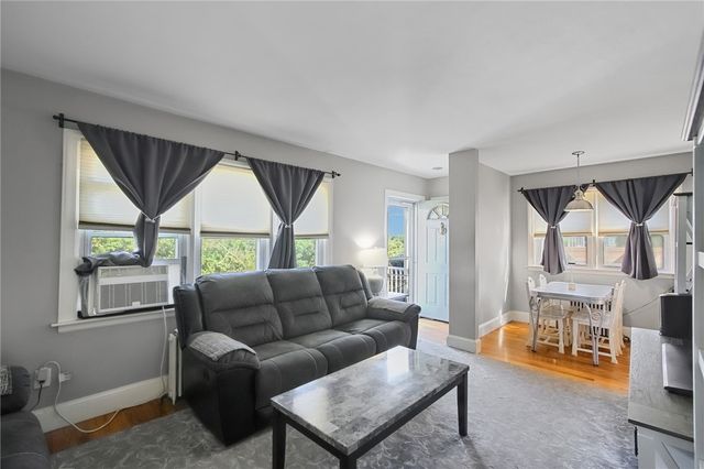 7 Thurston Avenue, Portsmouth, RI 02871