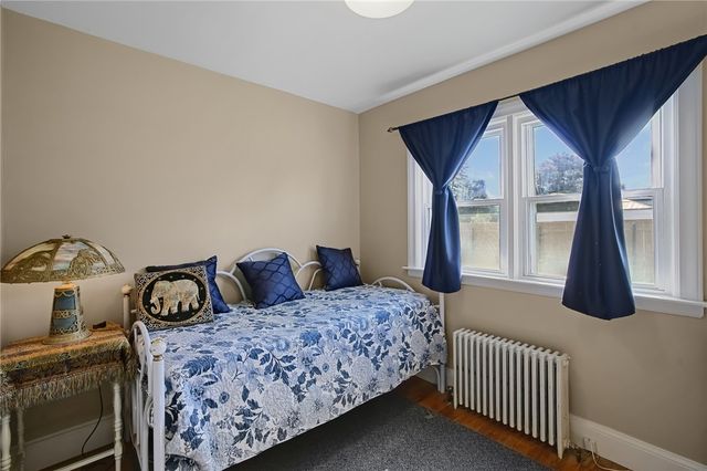 7 Thurston Avenue, Portsmouth, RI 02871