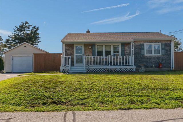 7 Thurston Avenue, Portsmouth, RI 02871
