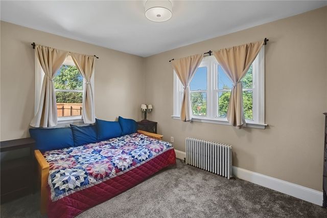 7 Thurston Avenue, Portsmouth, RI 02871