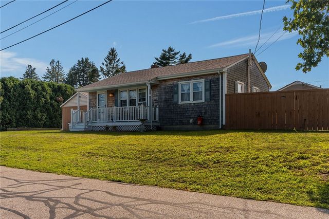 7 Thurston Avenue, Portsmouth, RI 02871