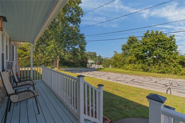7 Thurston Avenue, Portsmouth, RI 02871