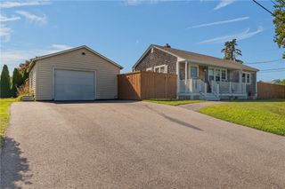 7 Thurston Avenue, Portsmouth, RI 02871