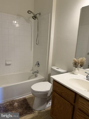 1082 HUNTINGTON RD, Quakertown, PA 18951