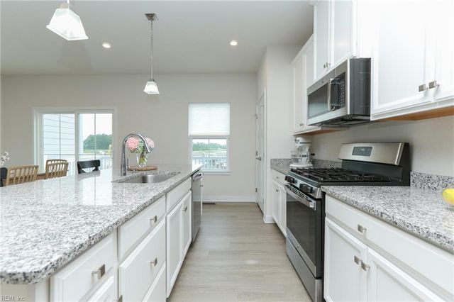 1001 Gabion WAY, Chesapeake, VA 23323