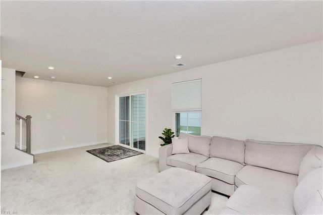 1001 Gabion WAY, Chesapeake, VA 23323