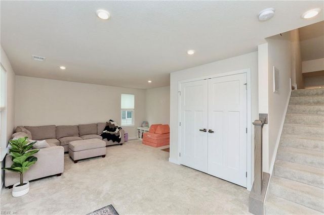 1001 Gabion WAY, Chesapeake, VA 23323