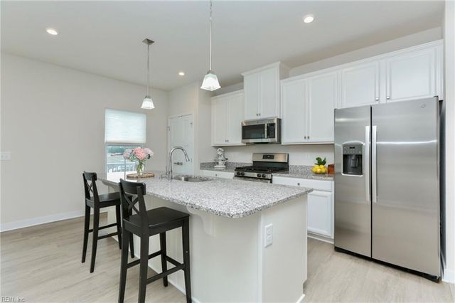1001 Gabion WAY, Chesapeake, VA 23323