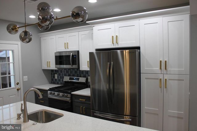 727 MOUNT HOLLY ST, Baltimore, MD 21229