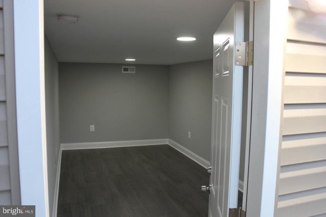727 MOUNT HOLLY ST, Baltimore, MD 21229