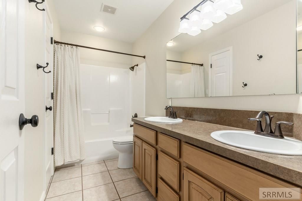 Image 38 of property listing at 1161 Packer Drive, Blackfoot, ID 83221