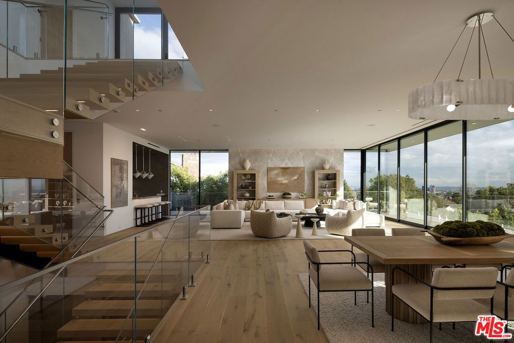 Image 14 of property listing at 1660 Casale Road, Pacific Palisades, CA 90272