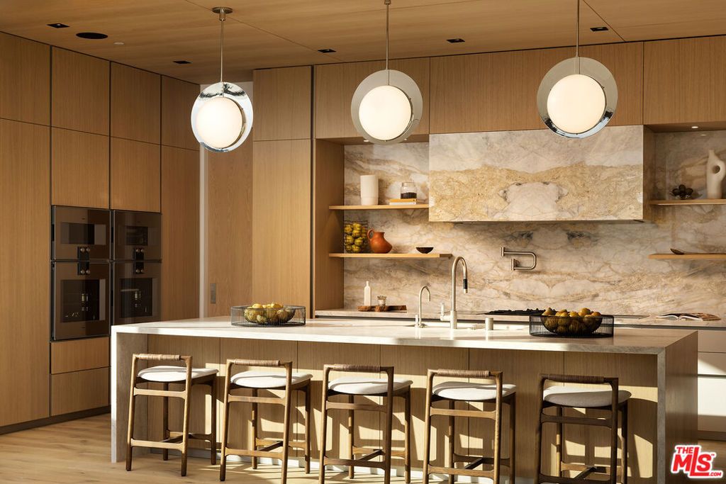 Image 17 of property listing at 1660 Casale Road, Pacific Palisades, CA 90272