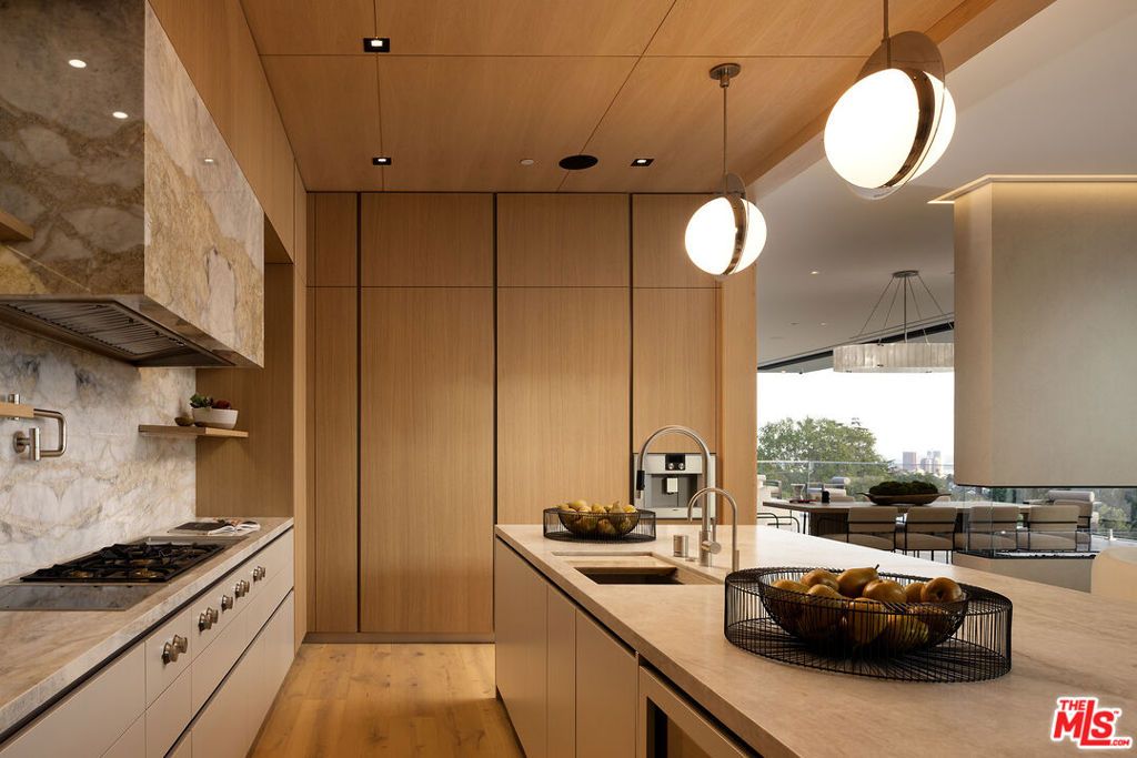 Image 18 of property listing at 1660 Casale Road, Pacific Palisades, CA 90272