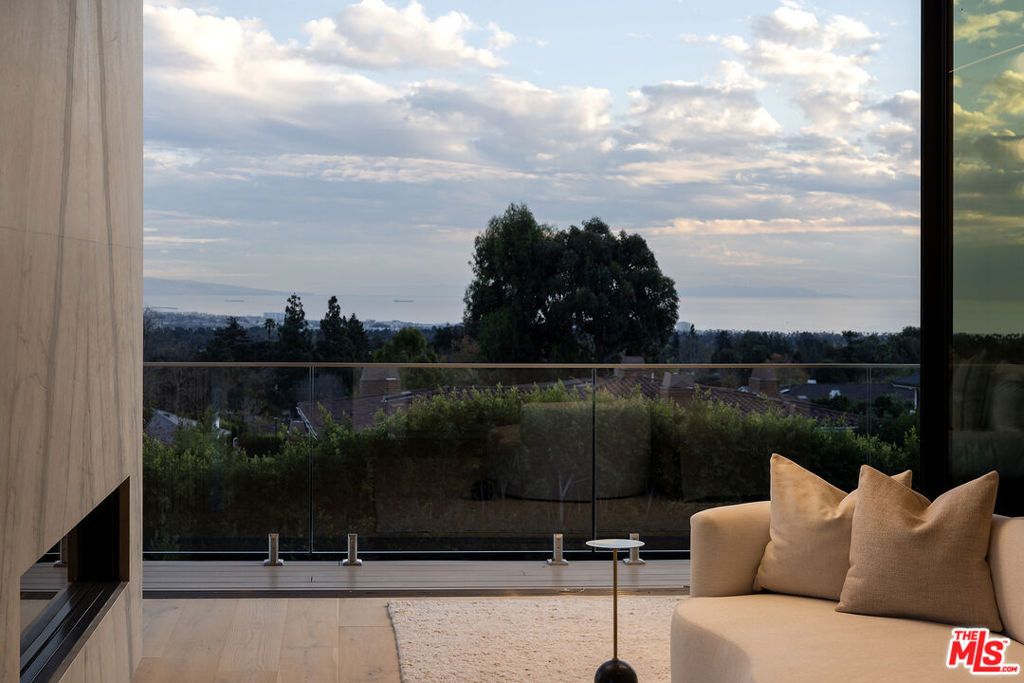 Image 24 of property listing at 1660 Casale Road, Pacific Palisades, CA 90272