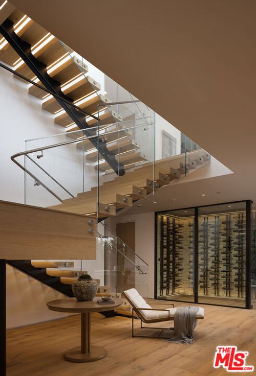 Image 38 of property listing at 1660 Casale Road, Pacific Palisades, CA 90272