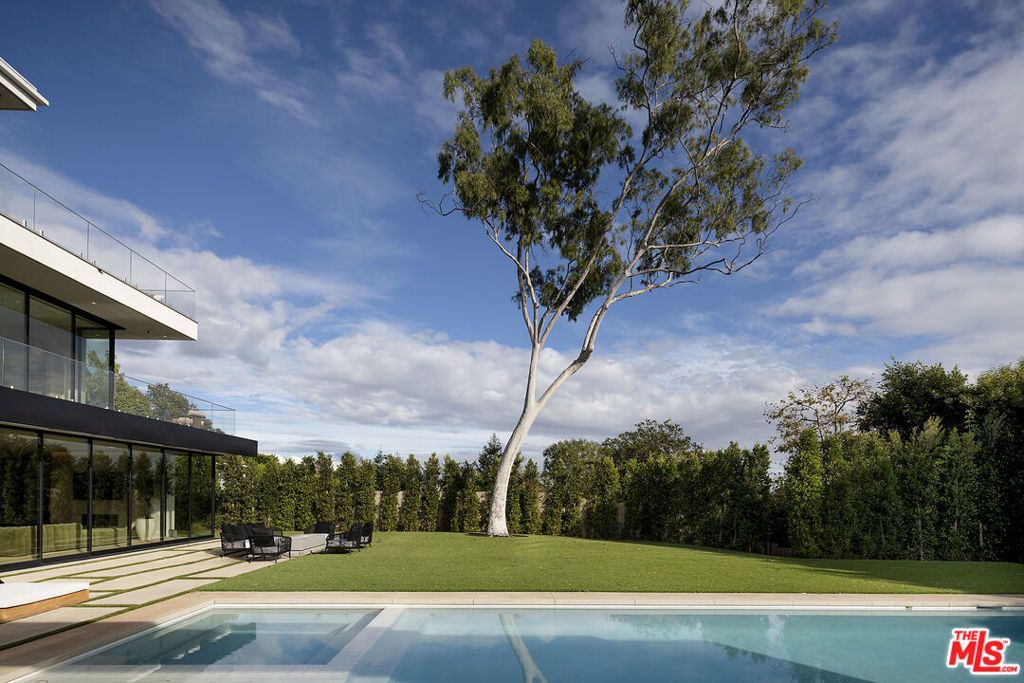 Image 6 of property listing at 1660 Casale Road, Pacific Palisades, CA 90272