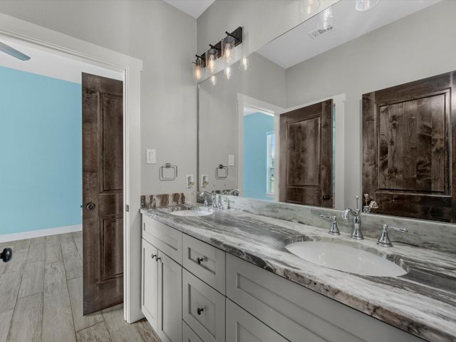 2612 County Road 160, Alvin, TX 77511