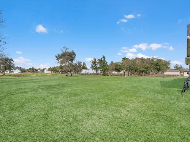 2612 County Road 160, Alvin, TX 77511