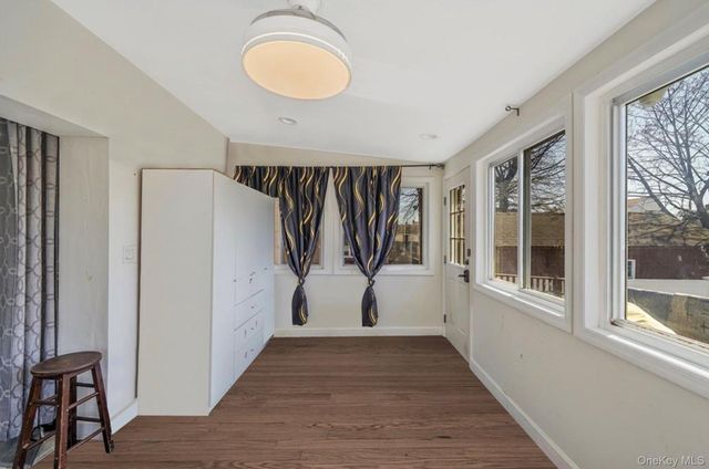 32 Cumberland Place, Valley Stream, NY 11580