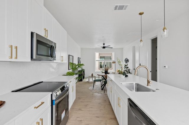 7920 Mullen DR 3, Austin, TX 78757
