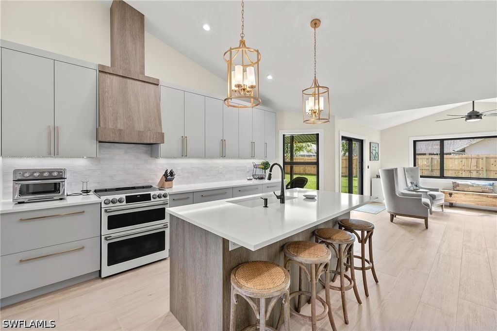 10274 Boca CIR, Naples, FL 34109