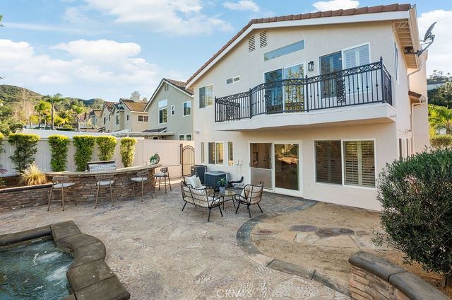 1222 S Silver Star Way, Anaheim Hills, CA 92808