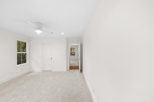 293 S College Street, La Grange, TX 78945