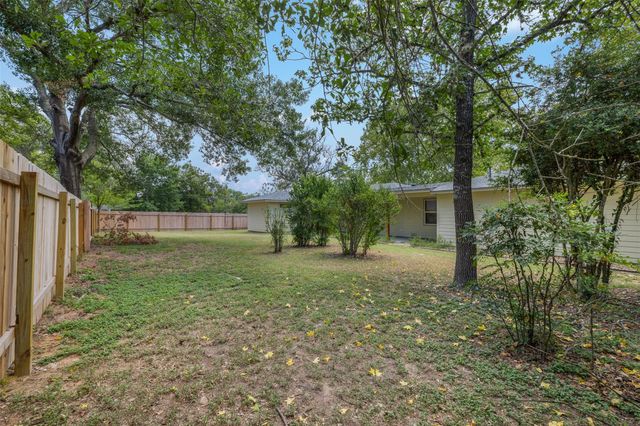 293 S College Street, La Grange, TX 78945