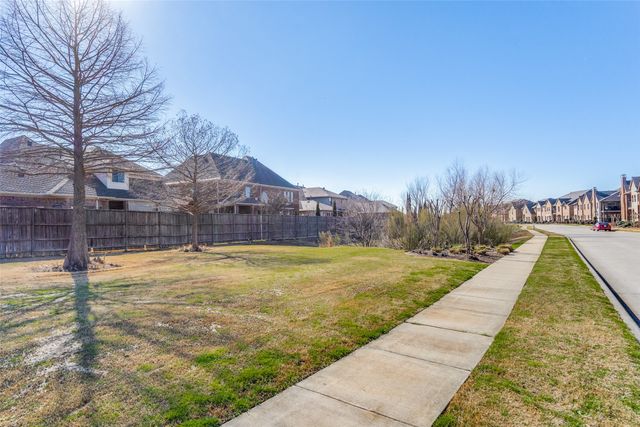 4253 Indian Run Drive, Carrollton, TX 75010