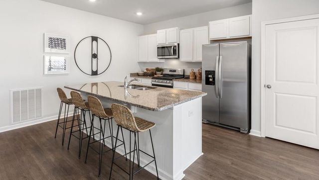 165 KIPLING DR, Oakland, TN 38060