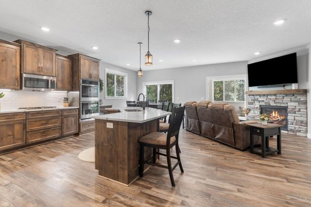 21873 Drake Street NW, Oak Grove, MN 55011