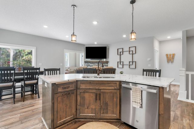 21873 Drake Street NW, Oak Grove, MN 55011