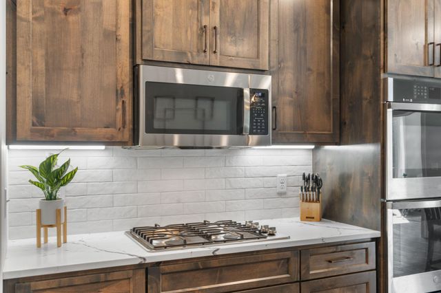 21873 Drake Street NW, Oak Grove, MN 55011