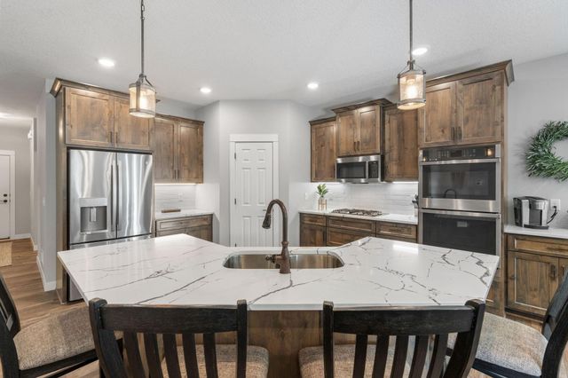 21873 Drake Street NW, Oak Grove, MN 55011