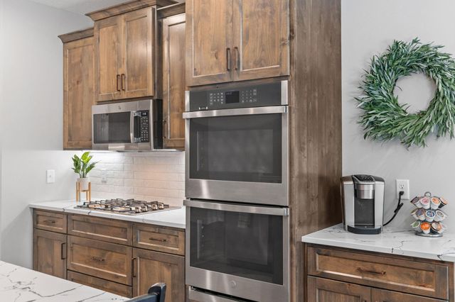 21873 Drake Street NW, Oak Grove, MN 55011