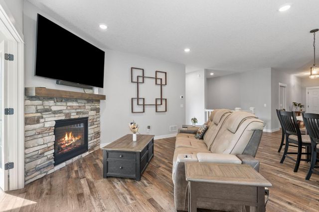 21873 Drake Street NW, Oak Grove, MN 55011