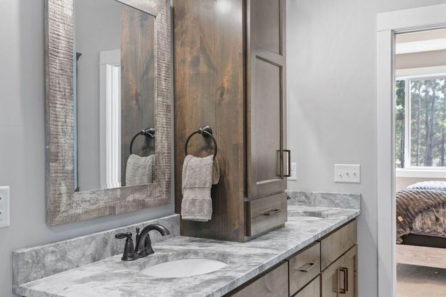 21873 Drake Street NW, Oak Grove, MN 55011