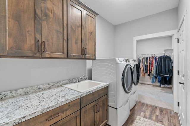 21873 Drake Street NW, Oak Grove, MN 55011