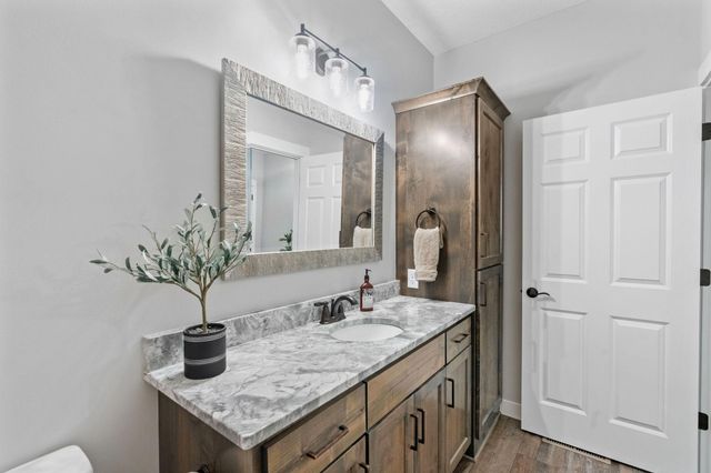 21873 Drake Street NW, Oak Grove, MN 55011