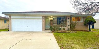 2868 Groves Drive, Sterling Heights, MI 48310