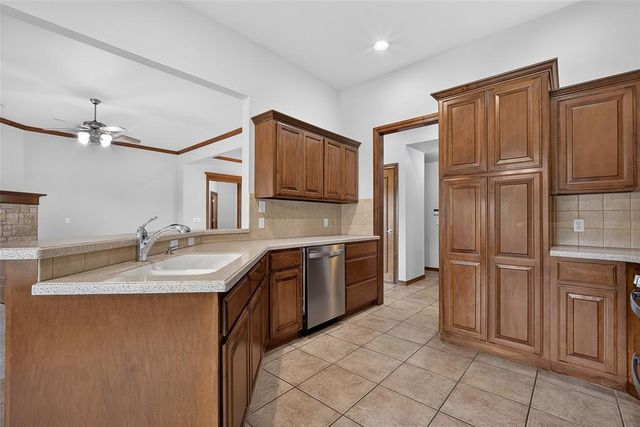 12261 Little Oak Circle, Guthrie, OK 73044