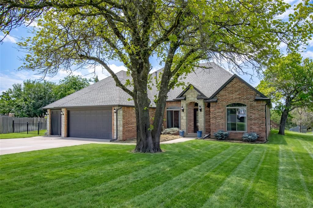 12261 Little Oak Circle, Guthrie, OK 73044