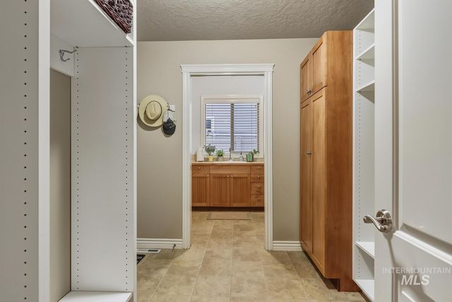 2104 E Sidewinder, Meridian, ID 83646